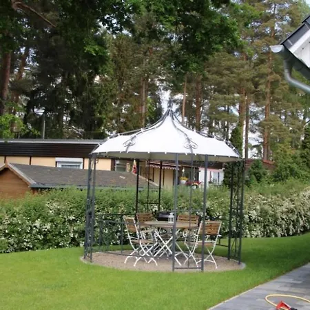 K 100 Eg - Ferienwohnung Im Erdgeschoss Mit Grossem Garten *