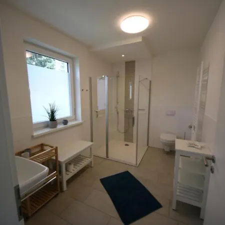 K 100 Eg - Ferienwohnung Im Erdgeschoss Mit Grossem Garten Röbel